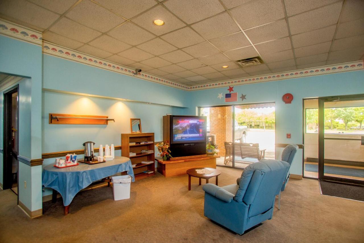 Lafayette Inn Moundsville Экстерьер фото